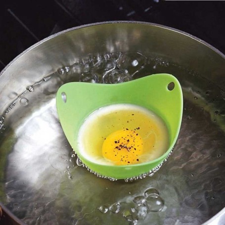 Cuiseur à œufs et pocheuse en acier inoxydable, gadget de cuisine parfait  pour les œufs pochés faciles et délicieux au brunch ou au petit déjeuner :  : Cuisine et Maison